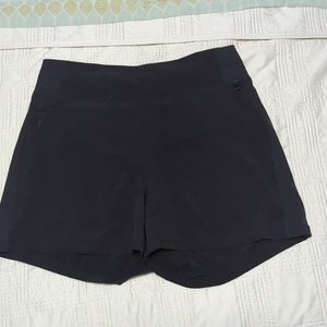 Athleta Brooklyn shorts size 6